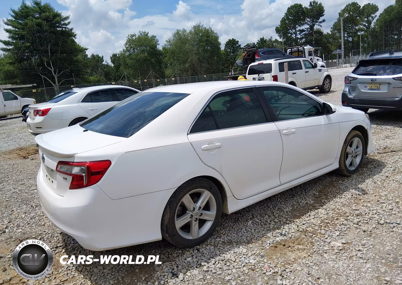2013 Toyota Camry Se VIN:4T1BF1FK0DU716106 - 4