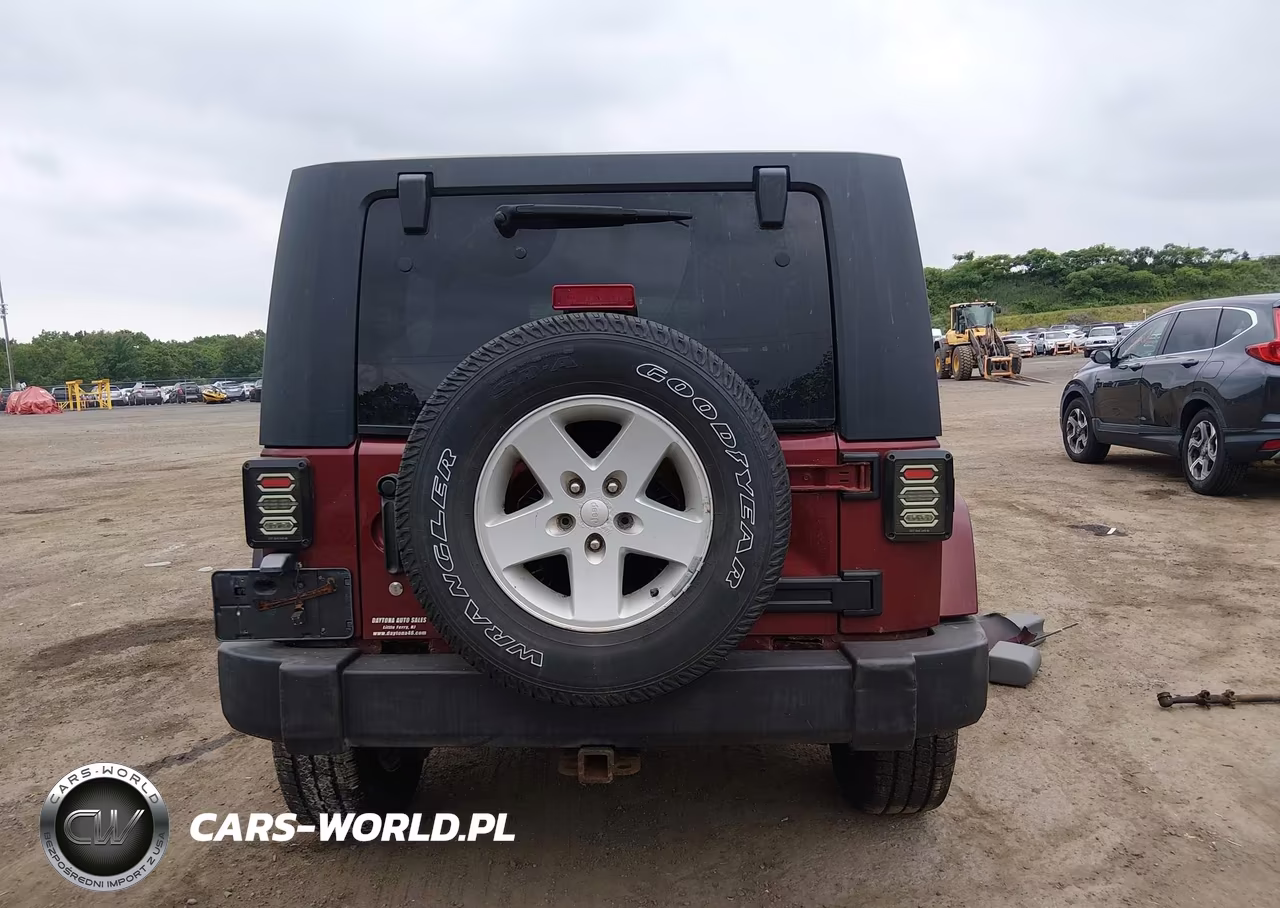 2007 Jeep Wrangler Unlimited Sahara VIN:1J4GA59127L156564 - 17