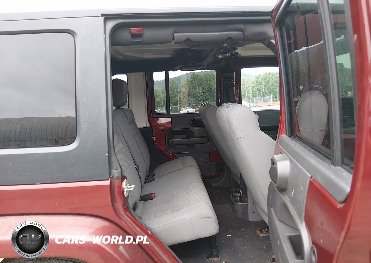 2007 Jeep Wrangler Unlimited Sahara VIN:1J4GA59127L156564 - 8