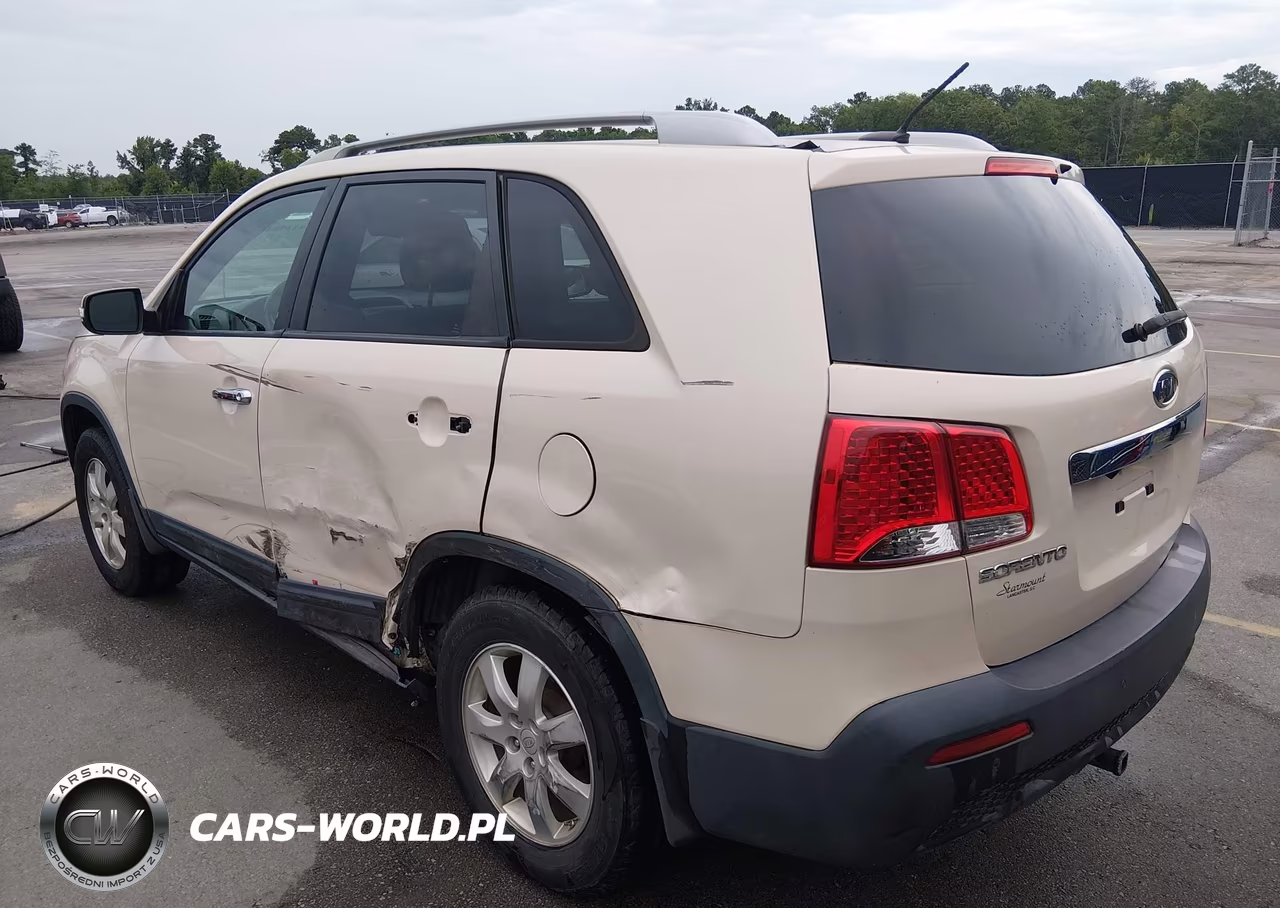 2011 Kia Sorento Lx VIN:5XYKT4A16BG086751 - 3
