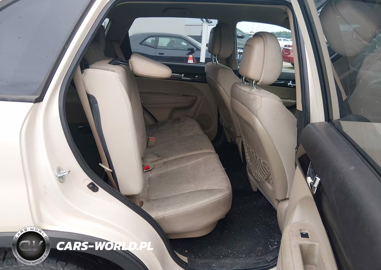 2011 Kia Sorento Lx VIN:5XYKT4A16BG086751 - 8