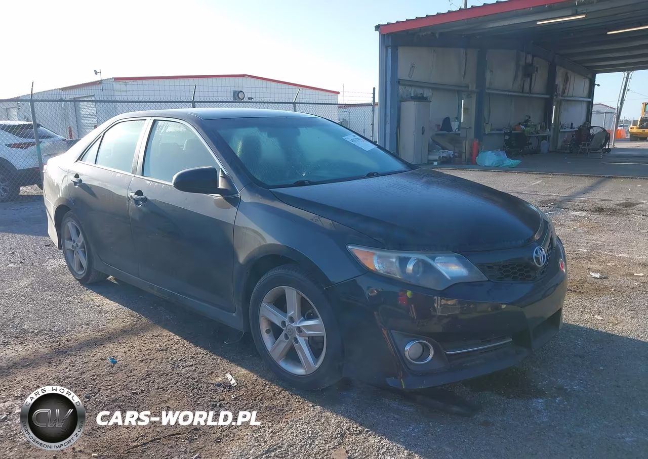 2014 Toyota Camry Se – zdjęcie 1 z 16