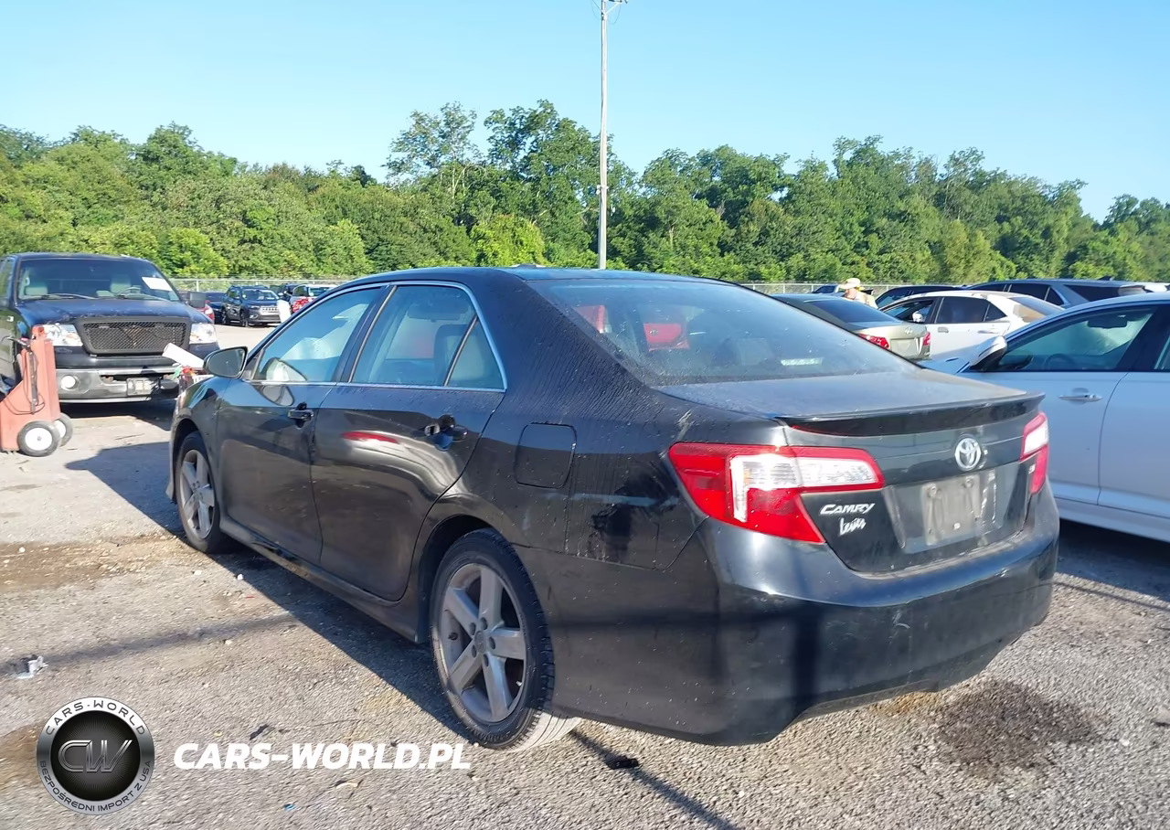 2014 Toyota Camry Se VIN:4T1BF1FK2EU308434 - 3