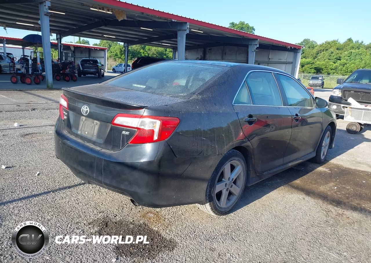 2014 Toyota Camry Se VIN:4T1BF1FK2EU308434 - 4