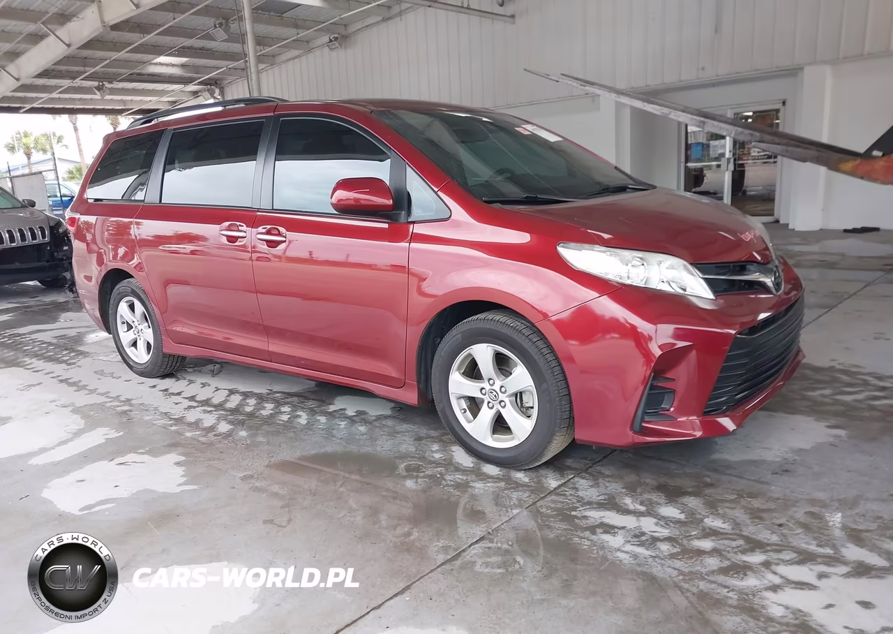 2019 Toyota Sienna Le 8 Passenger