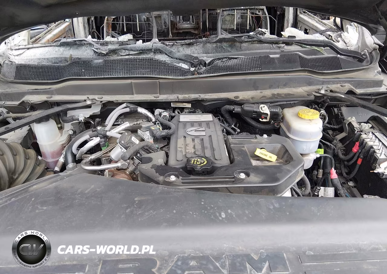 2025 Ram 3500 VIN:3C63R2HL3SG540350 - 10