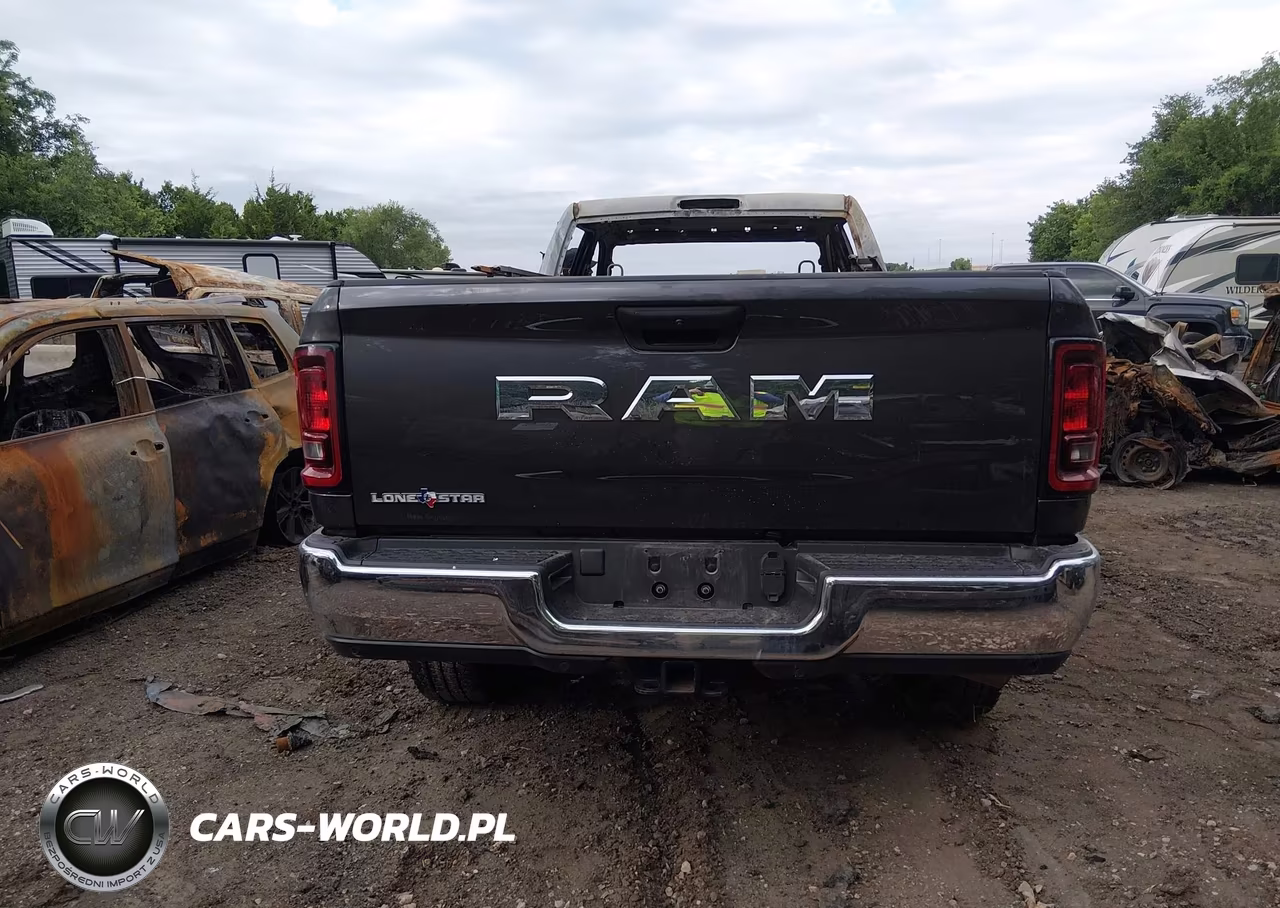 2025 Ram 3500 VIN:3C63R2HL3SG540350 - 14