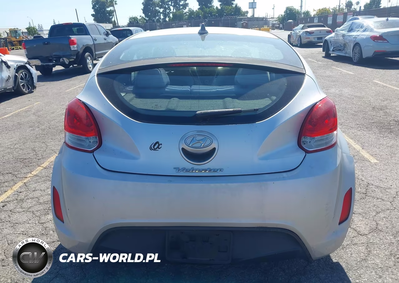 2012 Hyundai Veloster Base W-Gray VIN:KMHTC6AD5CU028443 - 16