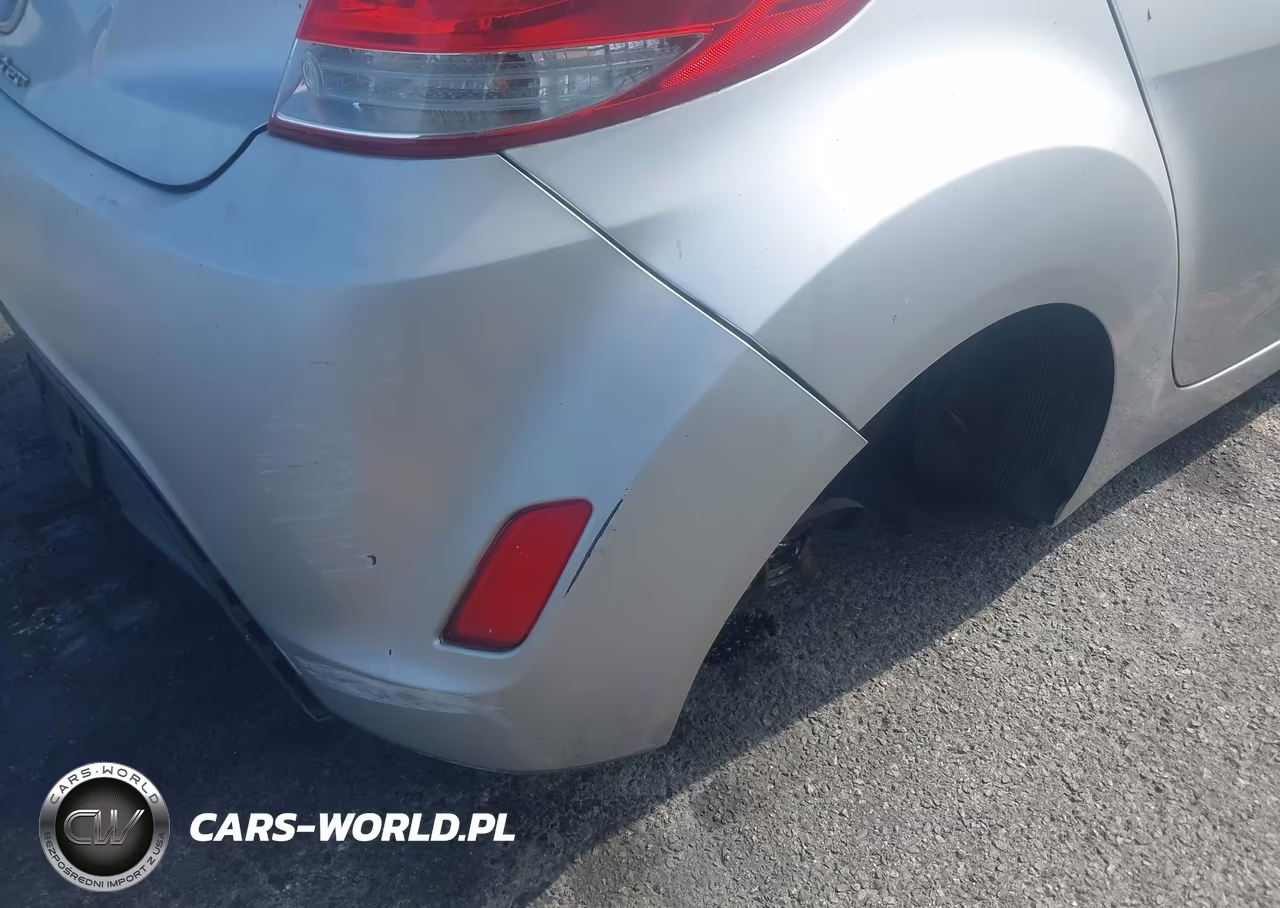 2012 Hyundai Veloster Base W-Gray VIN:KMHTC6AD5CU028443 - 17