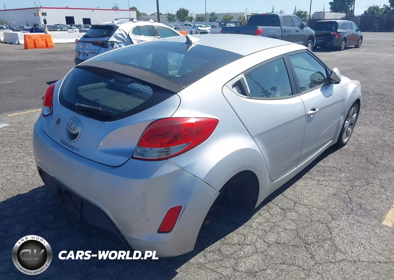 2012 Hyundai Veloster Base W-Gray VIN:KMHTC6AD5CU028443 - 4