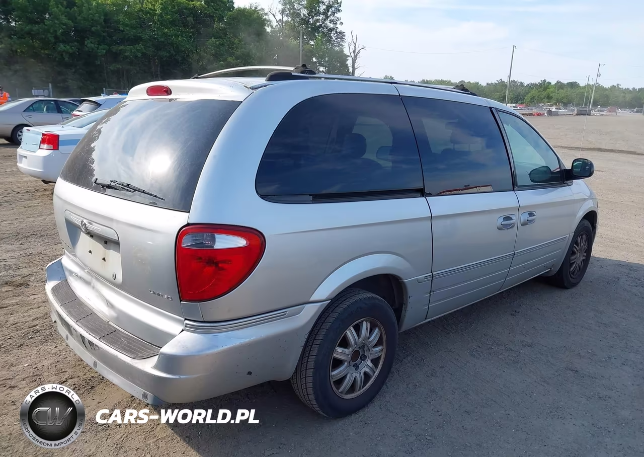 2005 Chrysler Town & Country Limited VIN:2C8GP64L35R338277 - 4