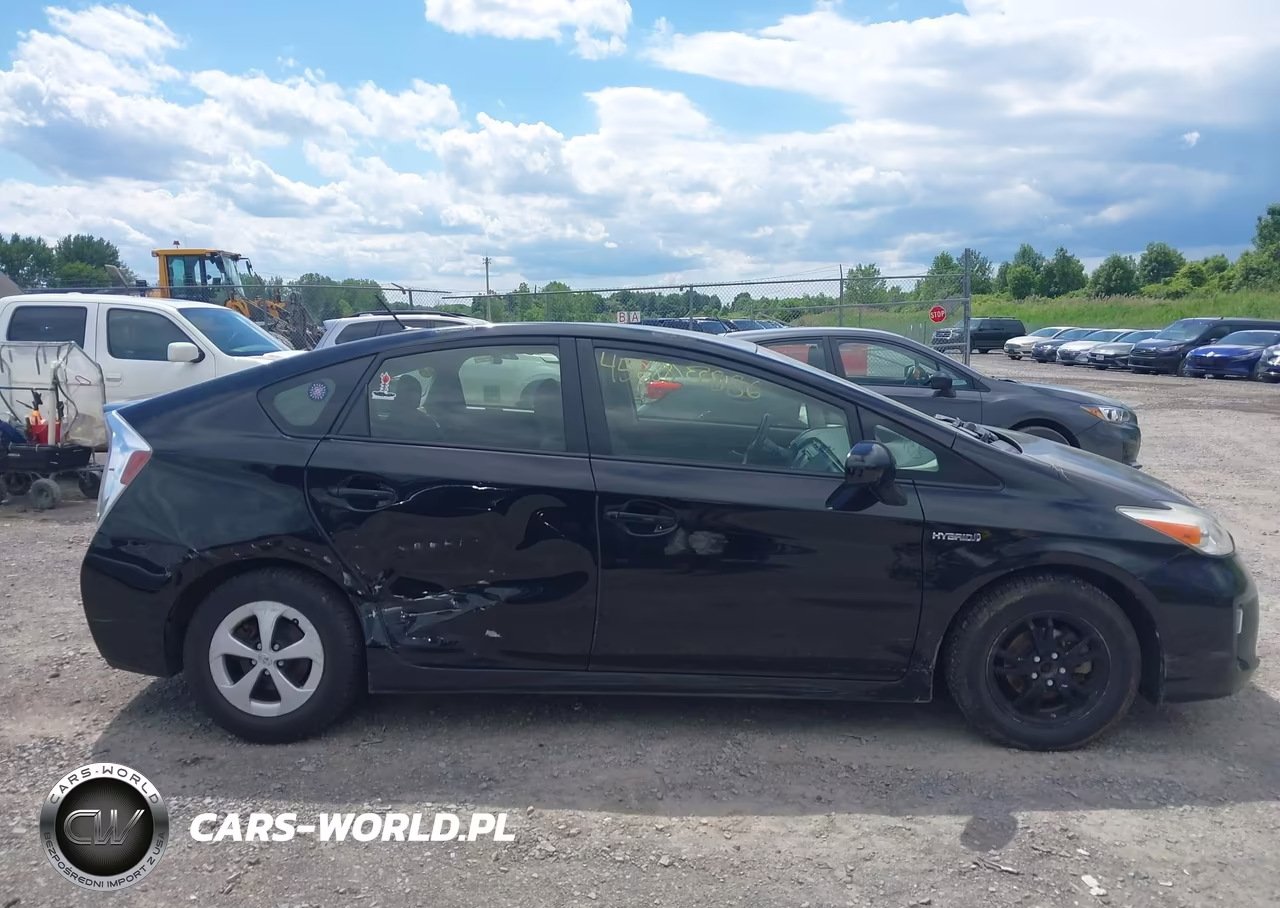 2015 Toyota Prius Three VIN:JTDKN3DU1F1908775 - 13