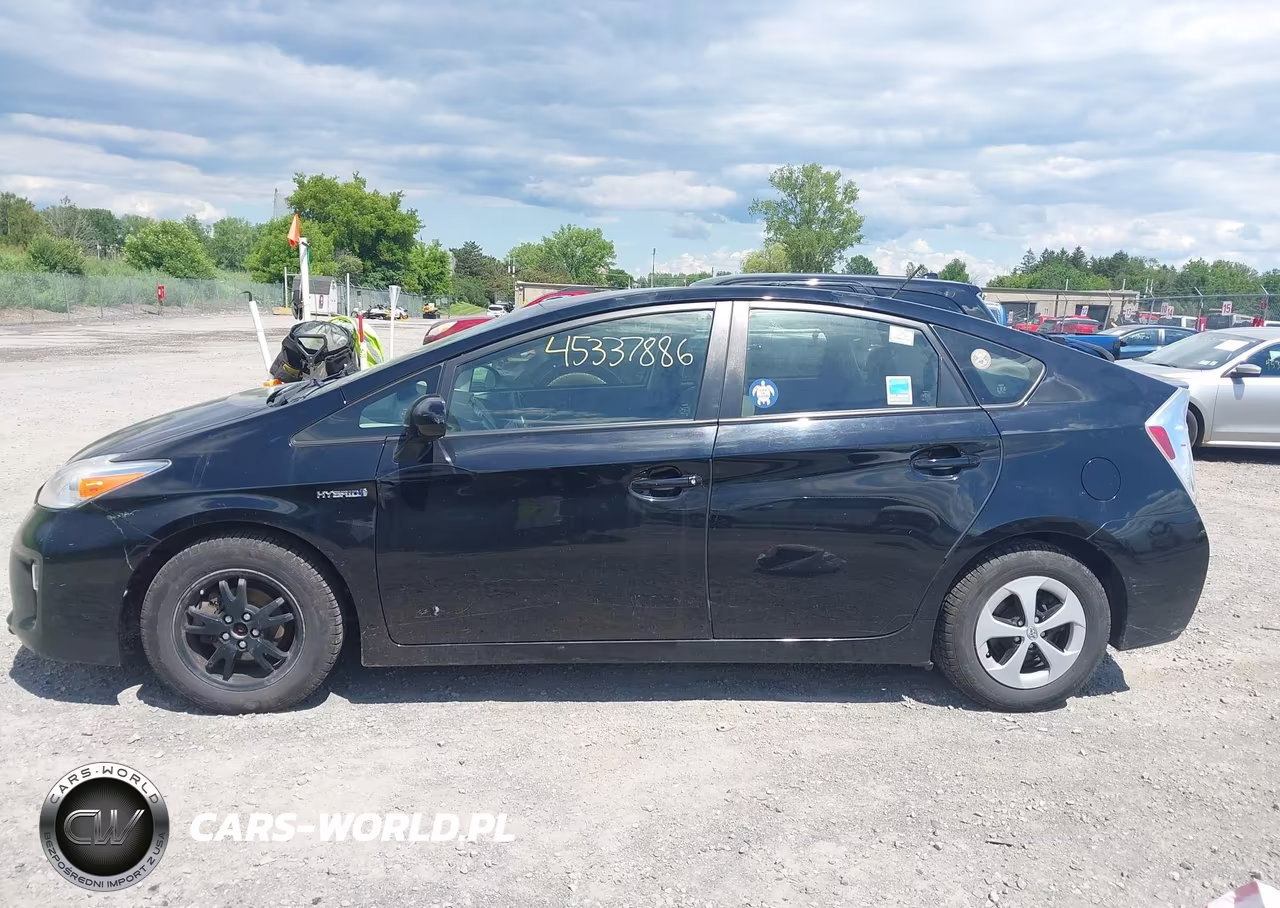 2015 Toyota Prius Three VIN:JTDKN3DU1F1908775 - 14