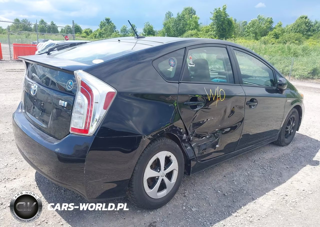 2015 Toyota Prius Three VIN:JTDKN3DU1F1908775 - 4