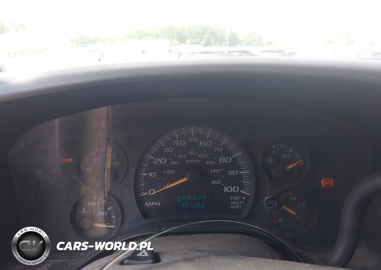 2004 Chevrolet Express Cutaway Base W-C7L-C7N VIN:1GBJG31UX41238333 - 5