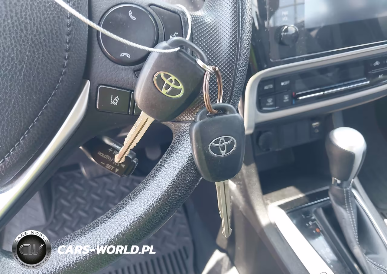 2017 Toyota Corolla Le VIN:5YFBURHE4HP650601 - 11