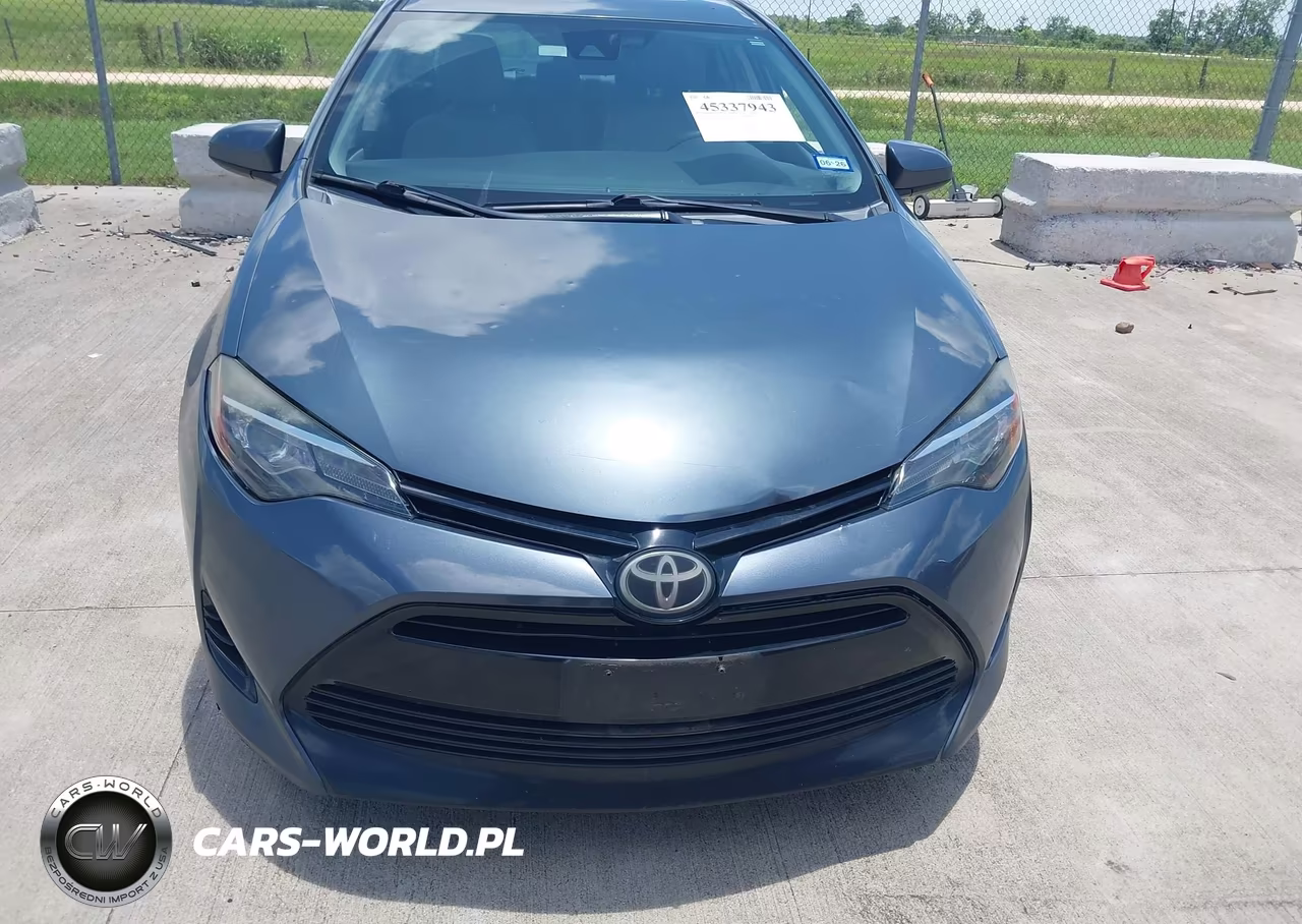 2017 Toyota Corolla Le VIN:5YFBURHE4HP650601 - 12