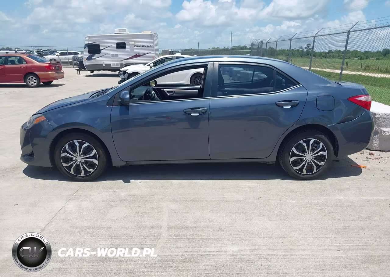 2017 Toyota Corolla Le VIN:5YFBURHE4HP650601 - 14