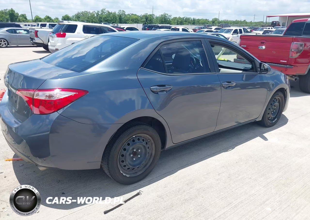 2017 Toyota Corolla Le VIN:5YFBURHE4HP650601 - 4