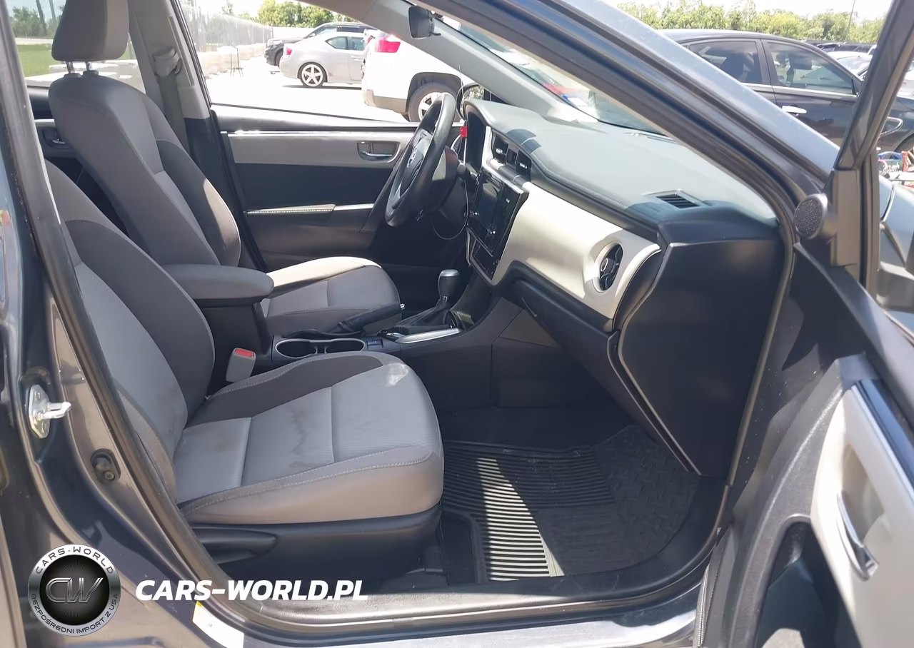 2017 Toyota Corolla Le VIN:5YFBURHE4HP650601 - 5