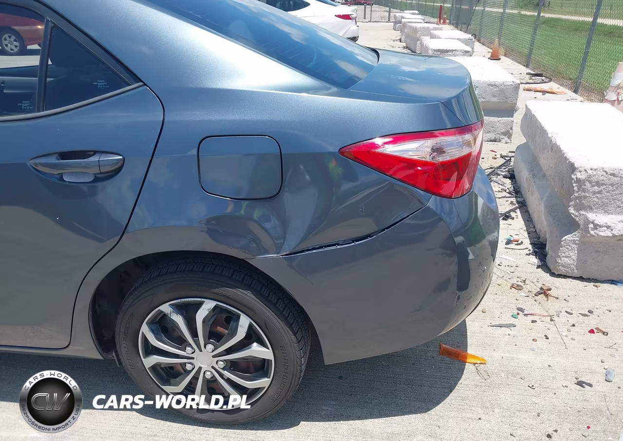2017 Toyota Corolla Le VIN:5YFBURHE4HP650601 - 6