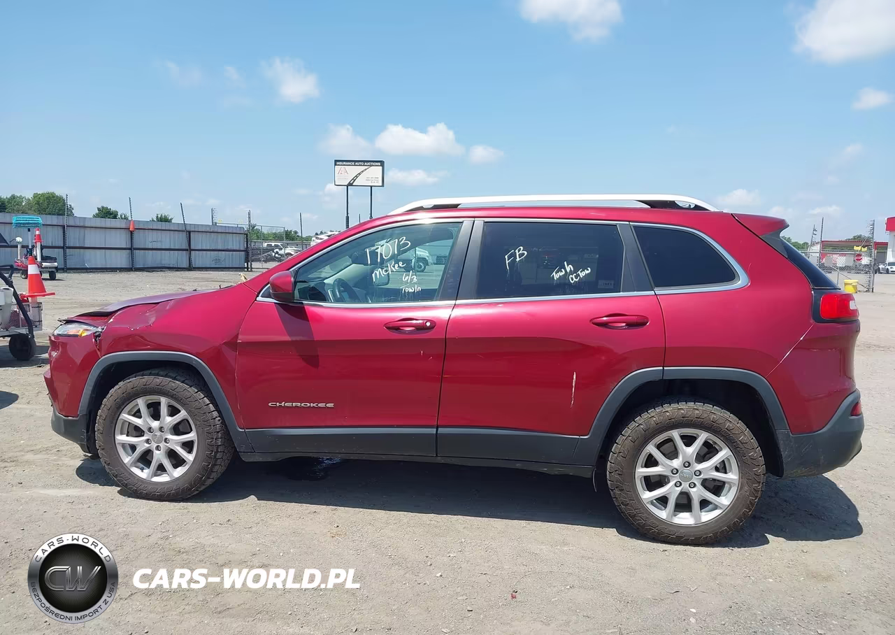 2016 Jeep Cherokee Latitude VIN:1C4PJMCS4GW102893 - 14