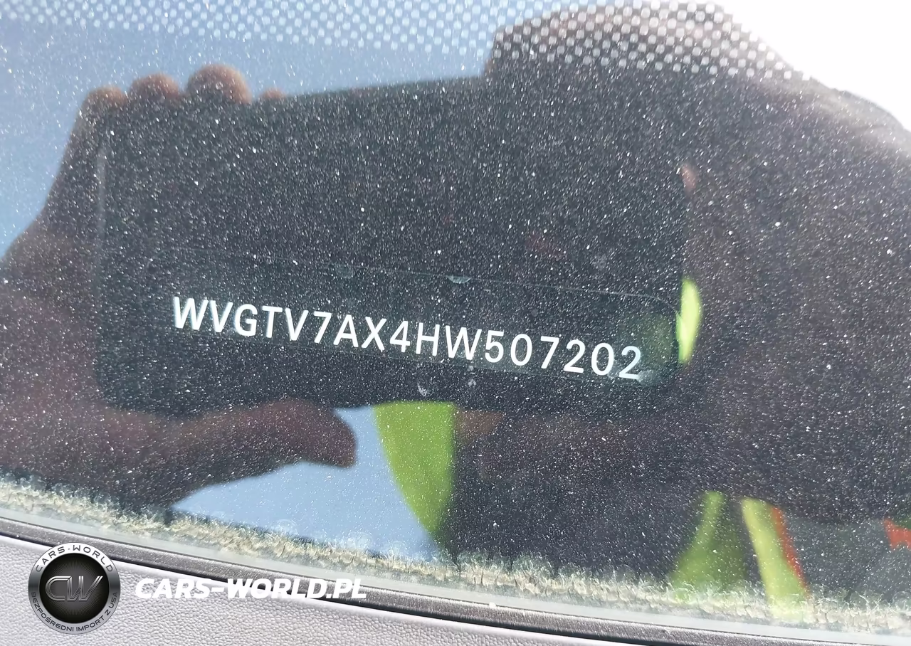 2017 Volkswagen Tiguan 2.0T Sport VIN:WVGTV7AX4HW507202 - 17
