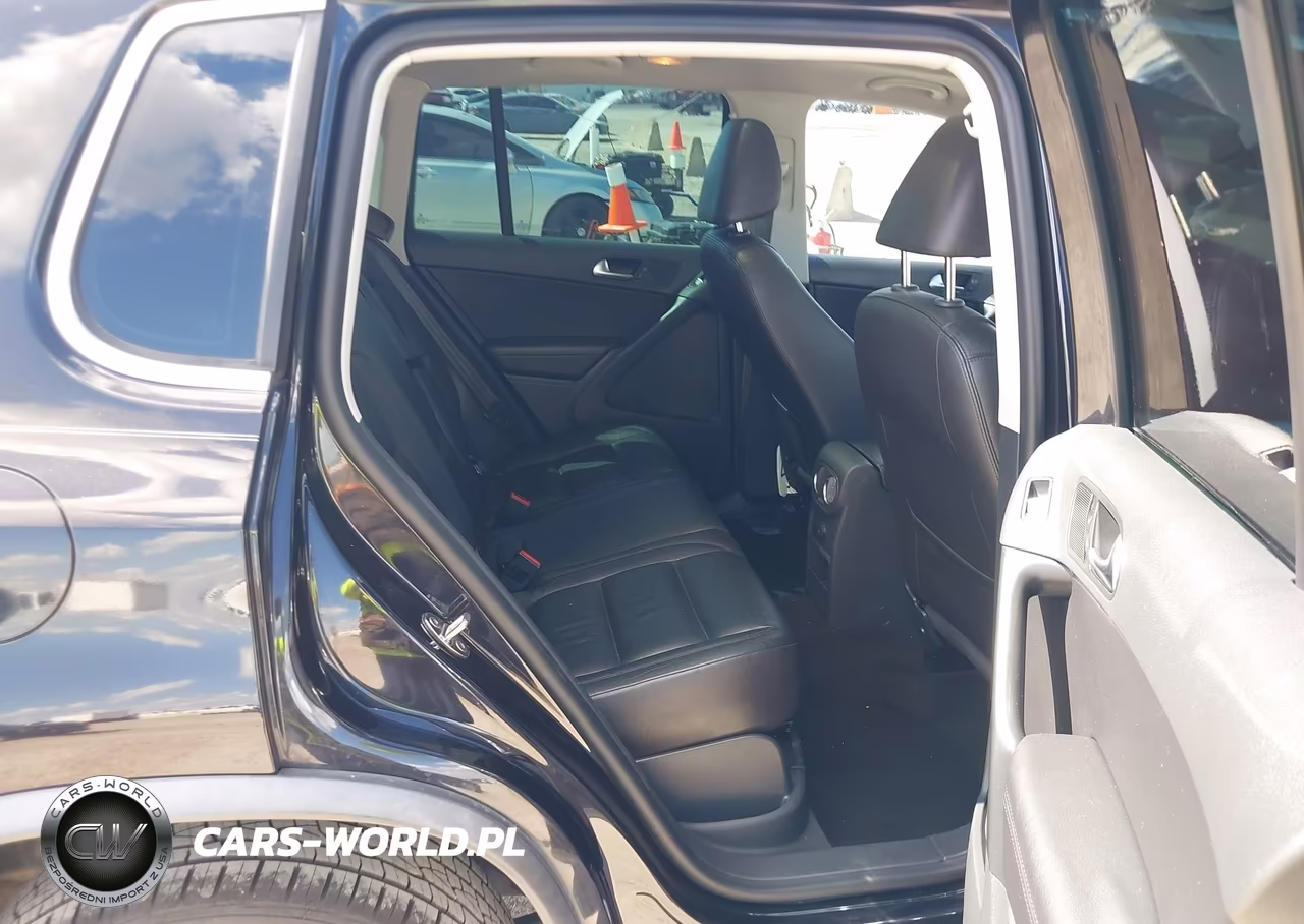 2017 Volkswagen Tiguan 2.0T Sport VIN:WVGTV7AX4HW507202 - 8