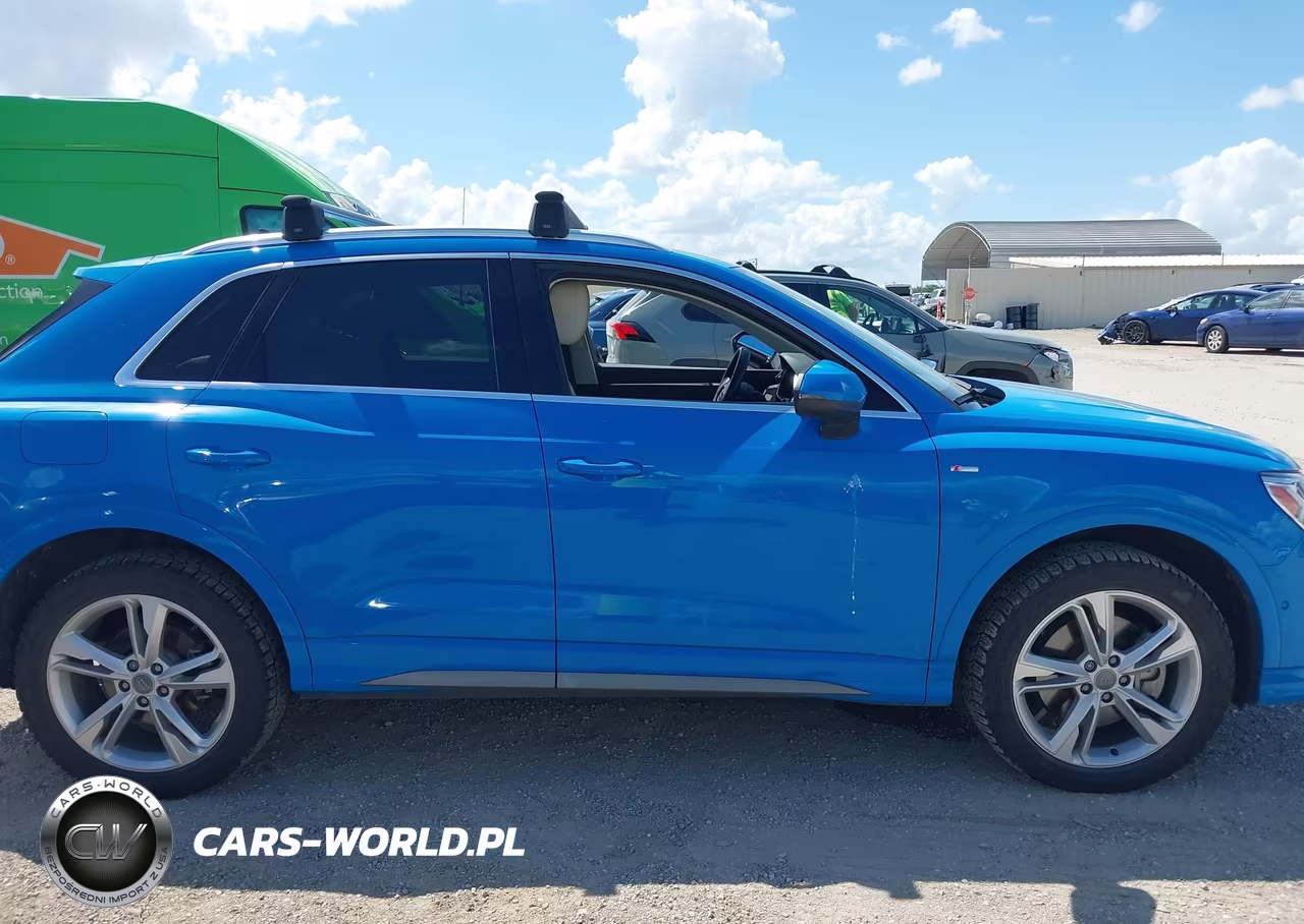 2019 Audi Q3 2.0T S Line Premium VIN:WA1FECF37K1083061 - 13