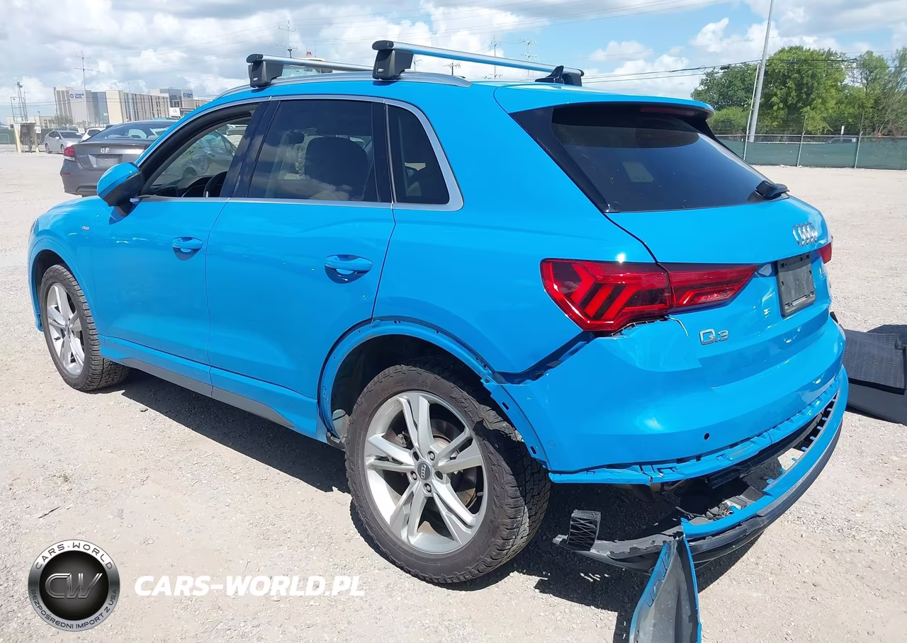 2019 Audi Q3 2.0T S Line Premium VIN:WA1FECF37K1083061 - 3