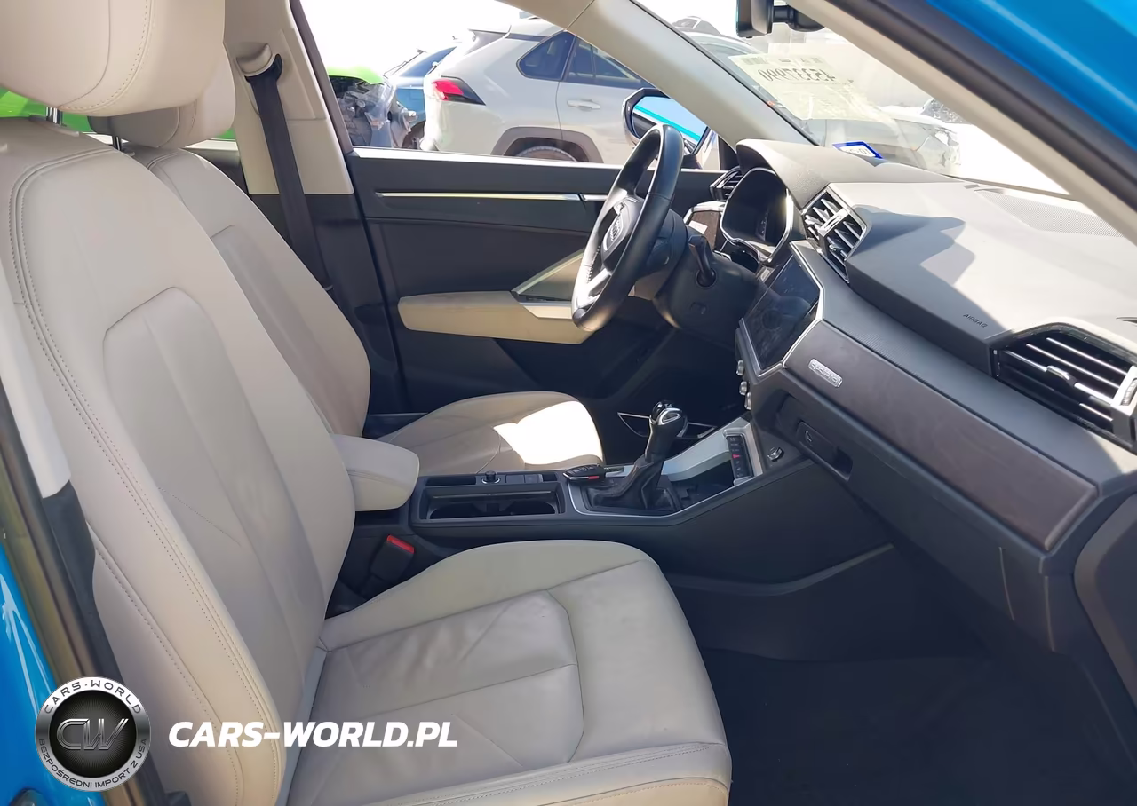 2019 Audi Q3 2.0T S Line Premium VIN:WA1FECF37K1083061 - 5