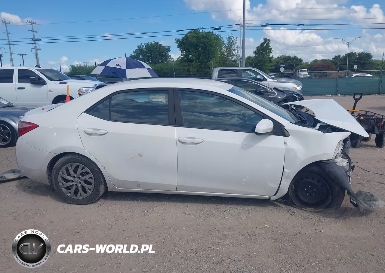 2017 Toyota Corolla Le VIN:5YFBURHE5HP640563 - 13