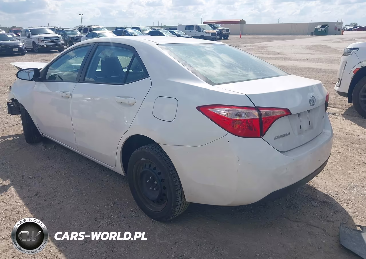 2017 Toyota Corolla Le VIN:5YFBURHE5HP640563 - 3