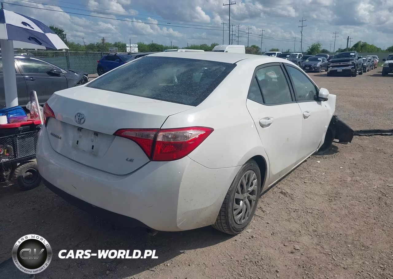 2017 Toyota Corolla Le VIN:5YFBURHE5HP640563 - 4