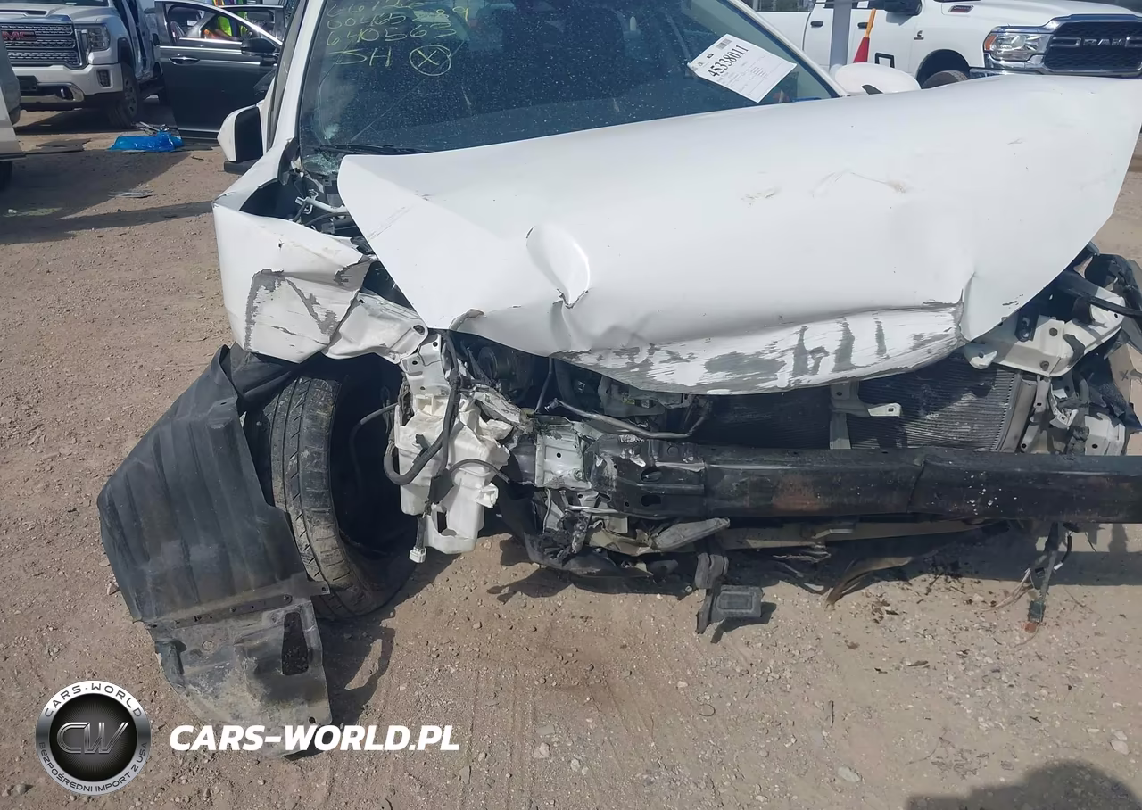 2017 Toyota Corolla Le VIN:5YFBURHE5HP640563 - 6