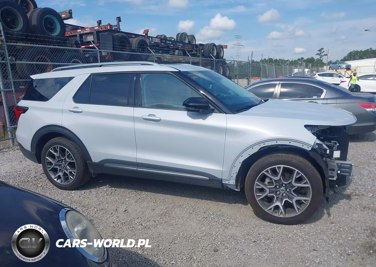 2025 Ford Explorer Platinum VIN:1FMWK7HC8SGC71082 - 13
