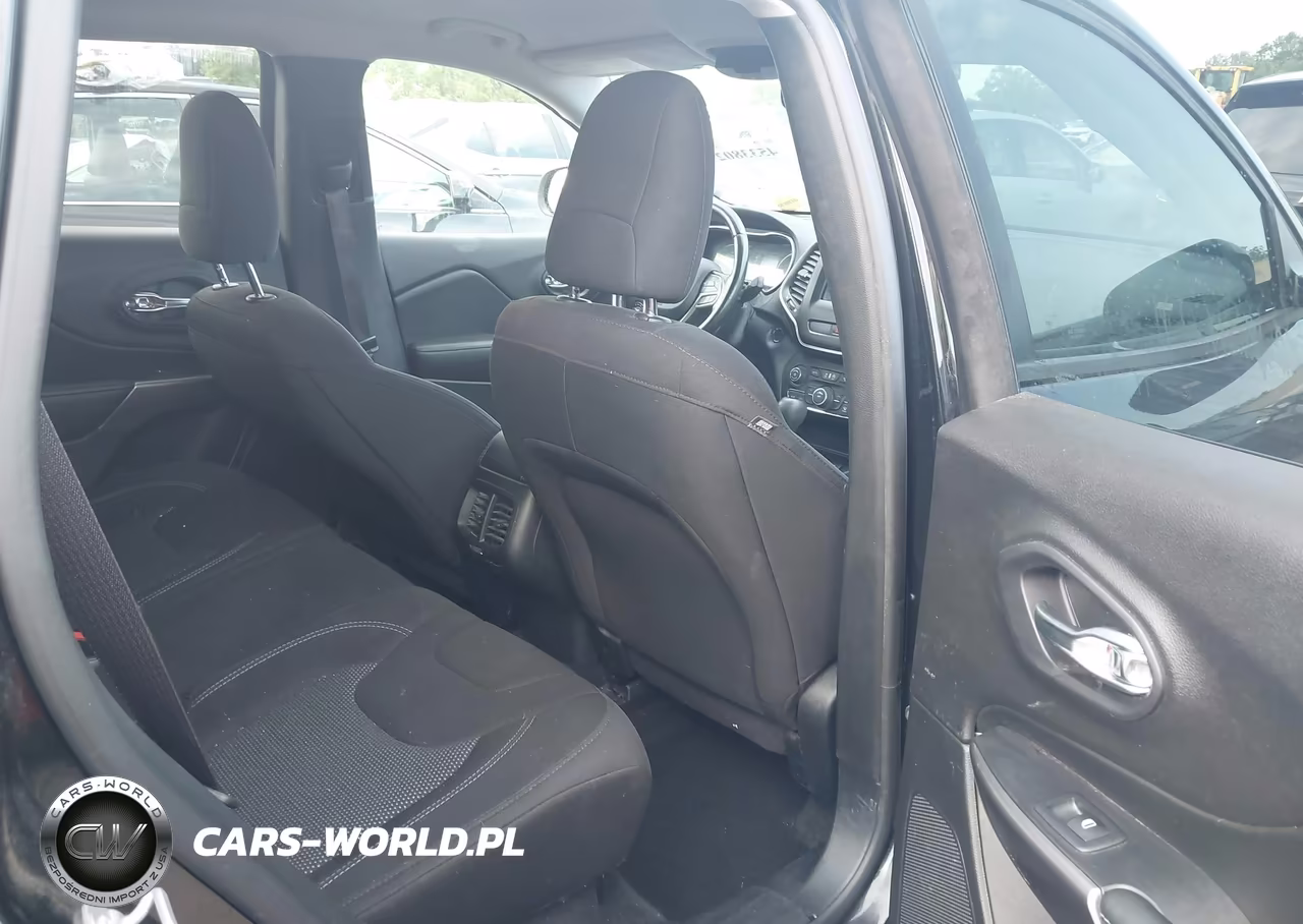 2020 Jeep Cherokee Latitude Fwd VIN:1C4PJLCB5LD610497 - 8