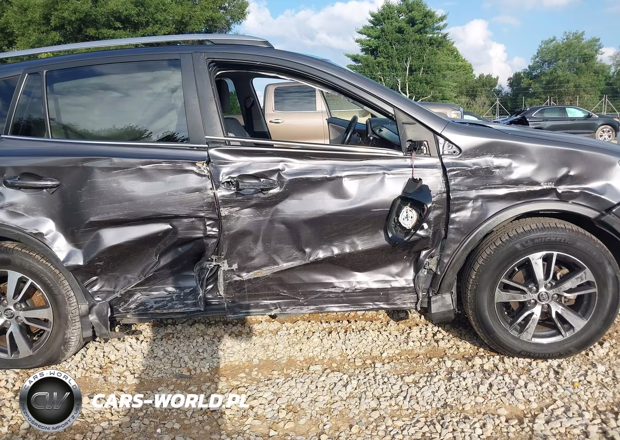 2018 Toyota Rav4 Xle VIN:JTMWFREV7JJ199500 - 6