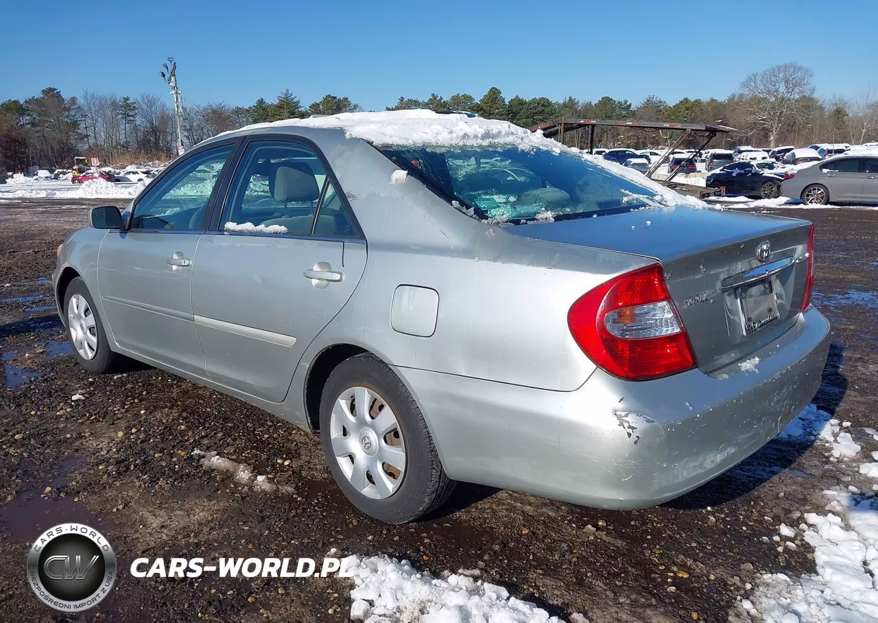 2004 Toyota Camry Le VIN:JTDBE32K140248404 - 3