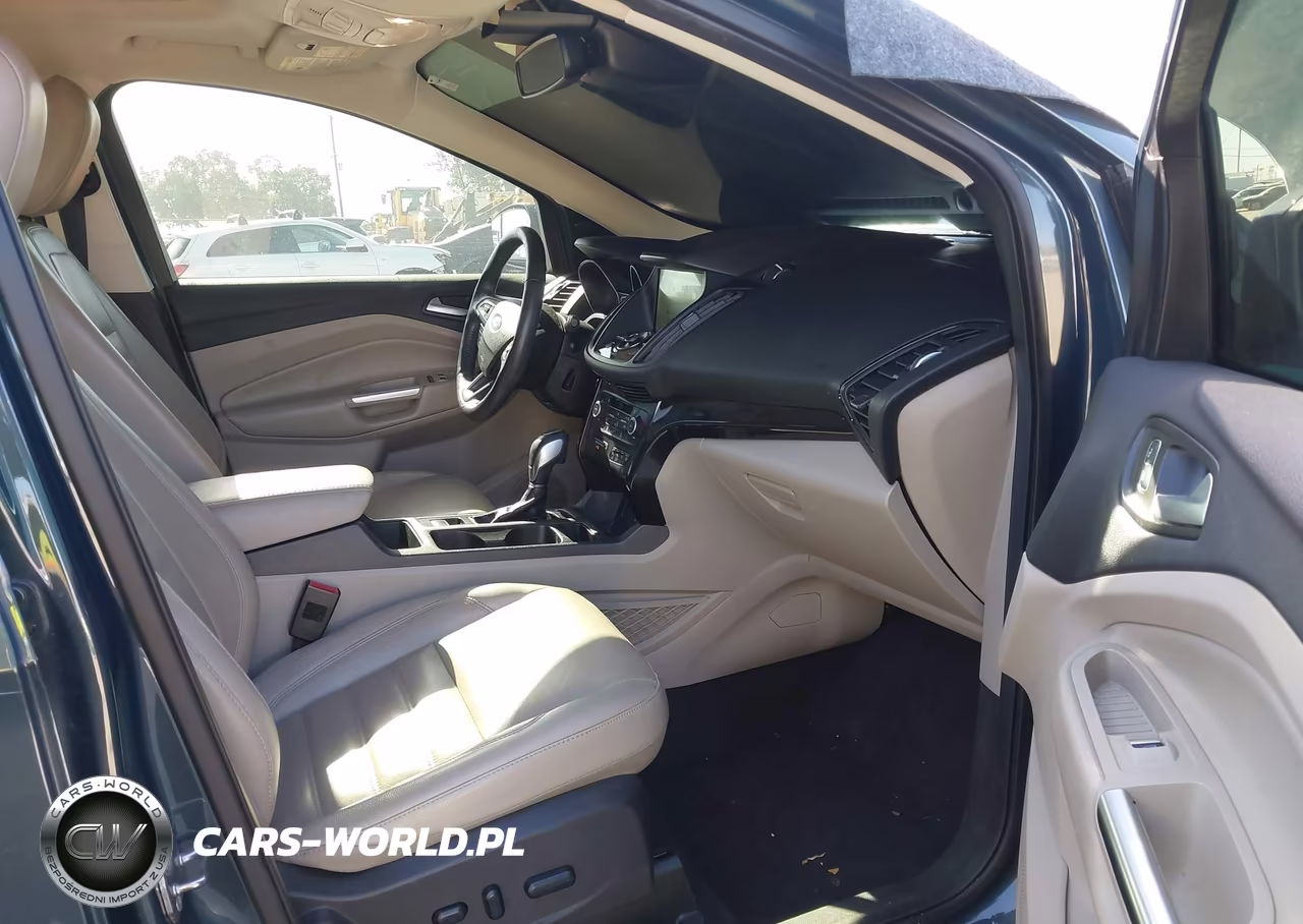 2019 Ford Escape Titanium VIN:1FMCU0J95KUA63939 - 5