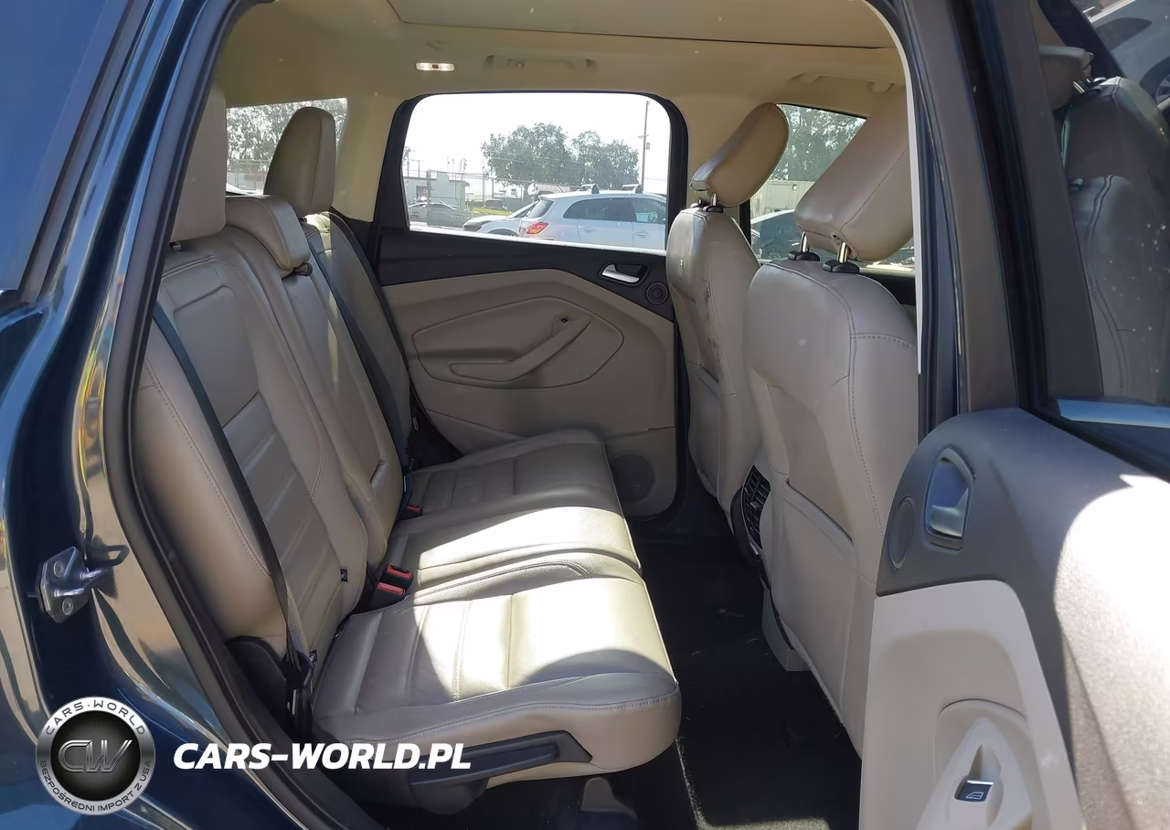 2019 Ford Escape Titanium VIN:1FMCU0J95KUA63939 - 8