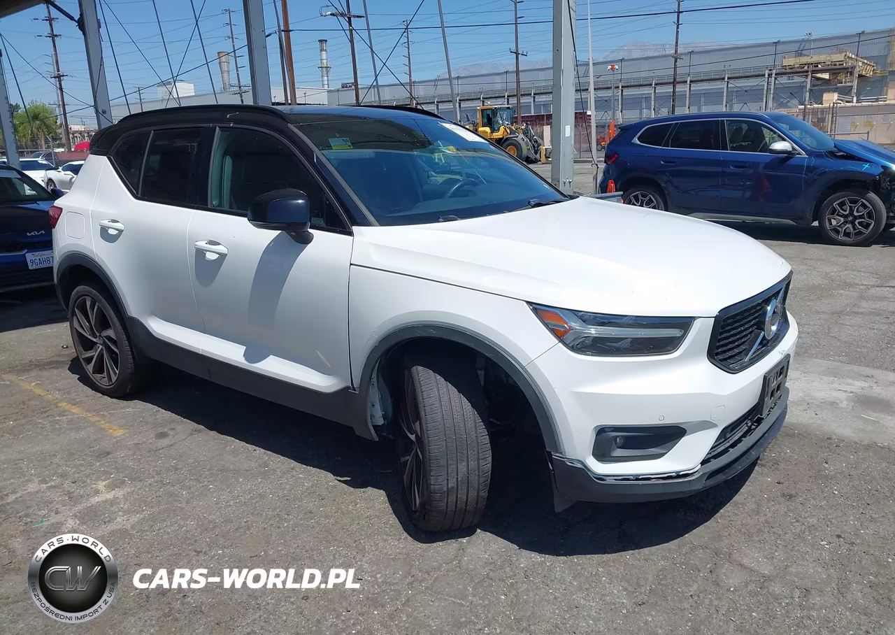 2020 Volvo Xc40 T5 R-Design – zdjęcie 1 z 16