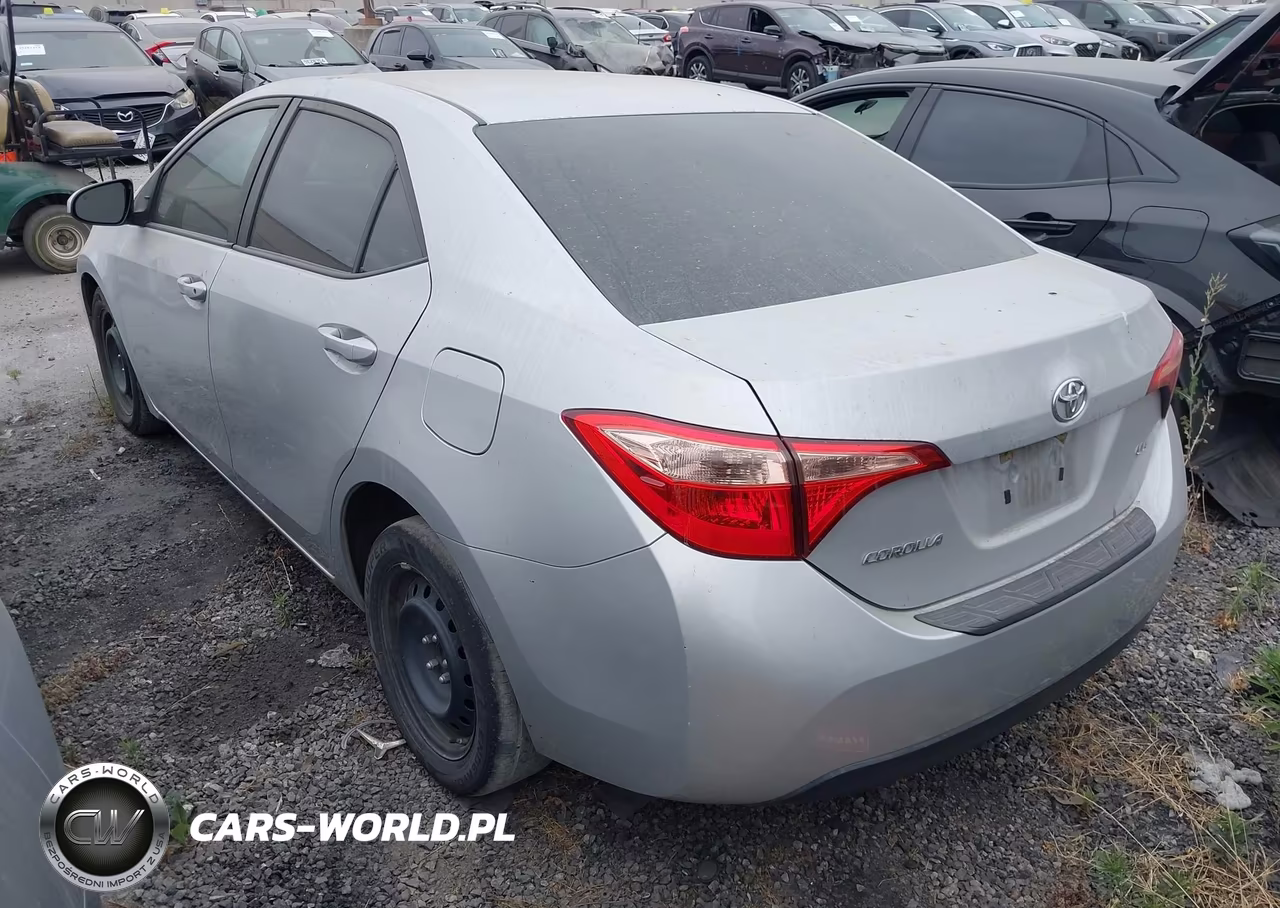 2019 Toyota Corolla Le VIN:2T1BURHE9KC158637 - 3