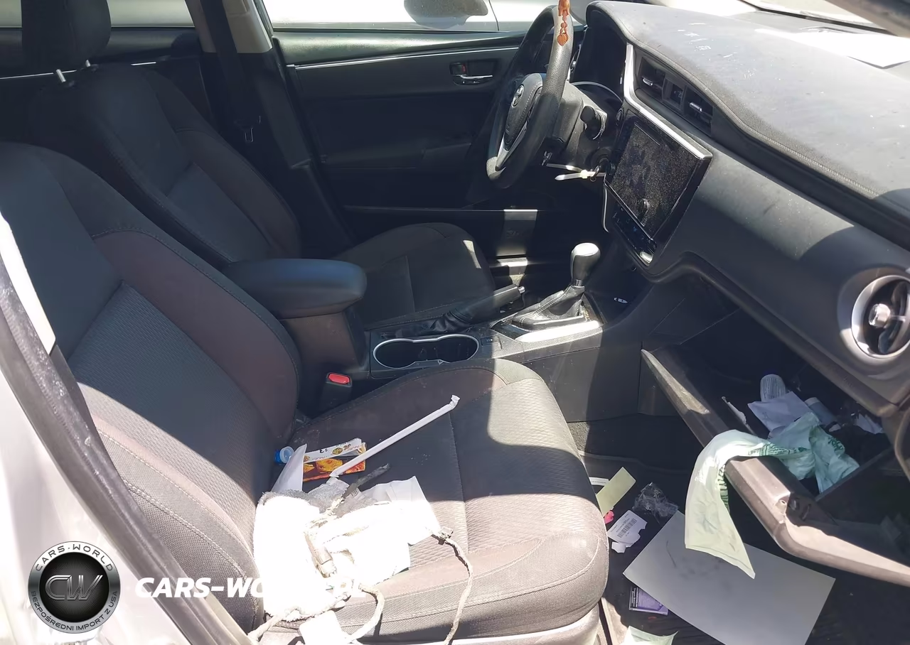 2019 Toyota Corolla Le VIN:2T1BURHE9KC158637 - 5
