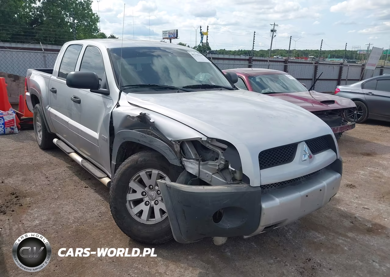 2006 Mitsubishi Raider Duro Cross V6