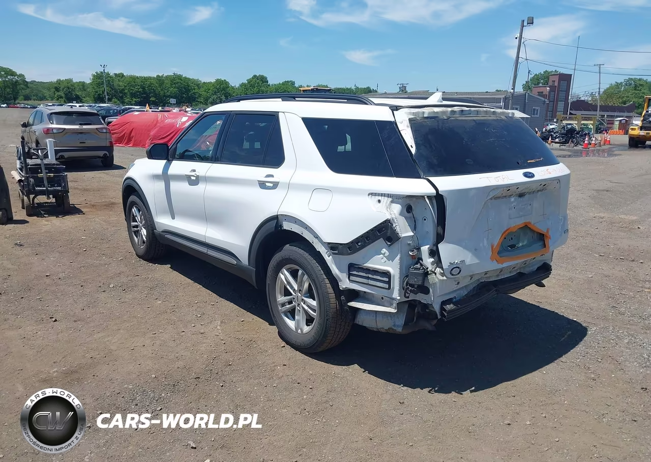 2020 Ford Explorer Xlt VIN:1FMSK8DH0LGC20327 - 3