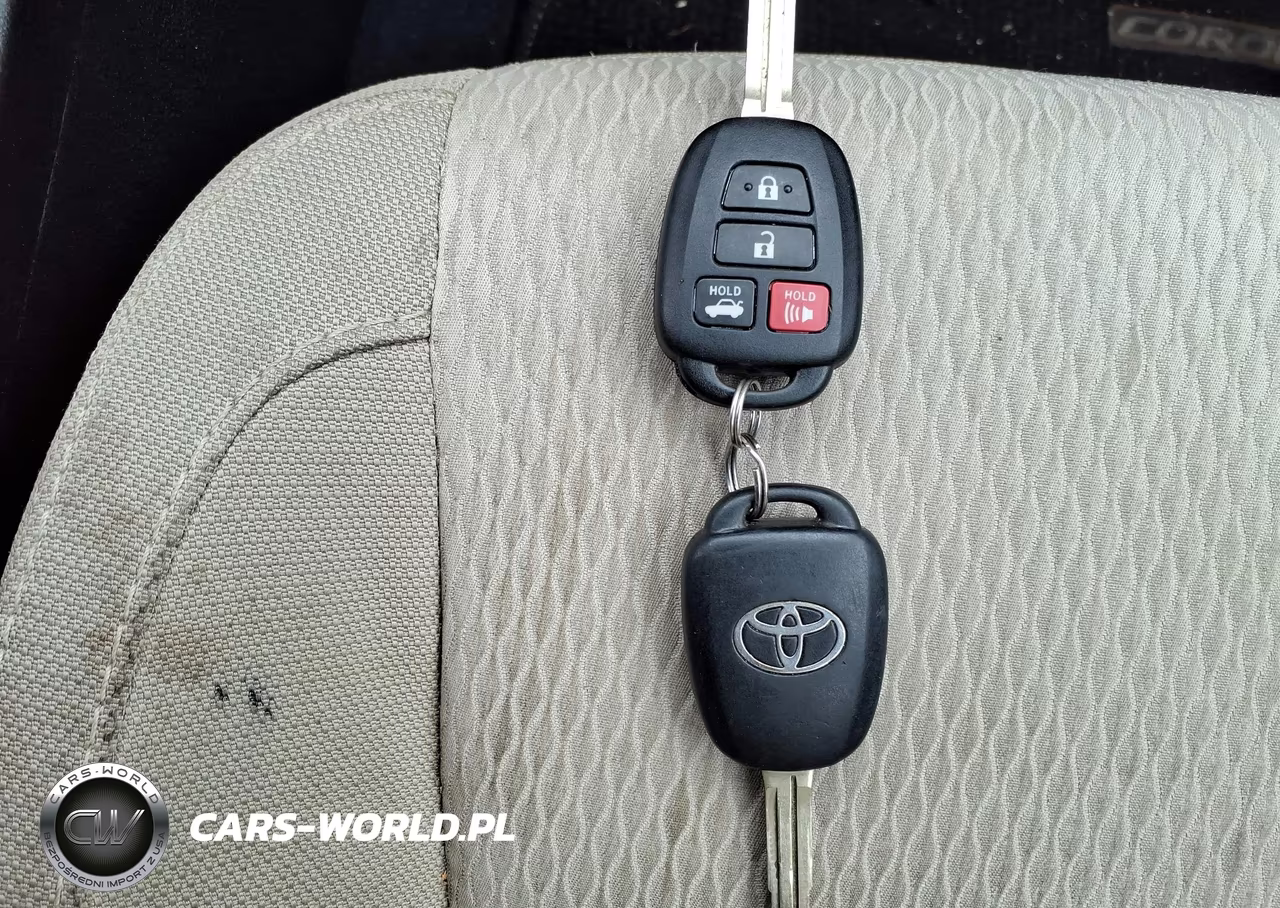 2016 Toyota Corolla Le Eco VIN:5YFBPRHE2GP568002 - 11