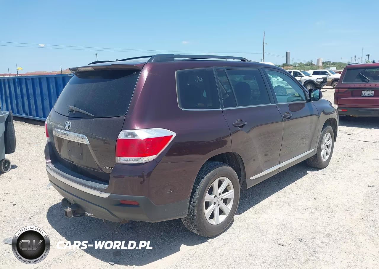 2013 Toyota Highlander Base Plus V6 VIN:5TDBK3EH2DS216406 - 4