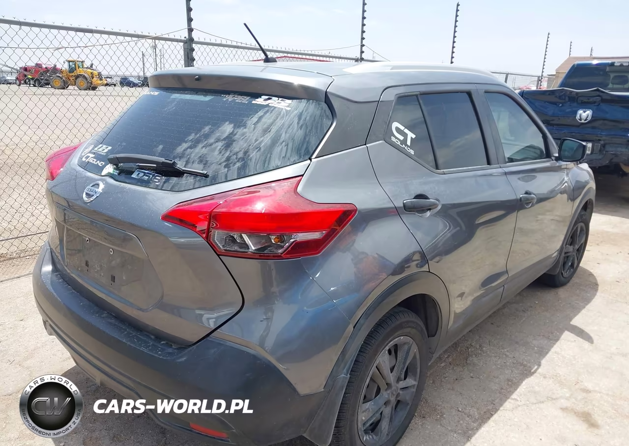 2019 Nissan Kicks S VIN:3N1CP5CU1KL517871 - 4