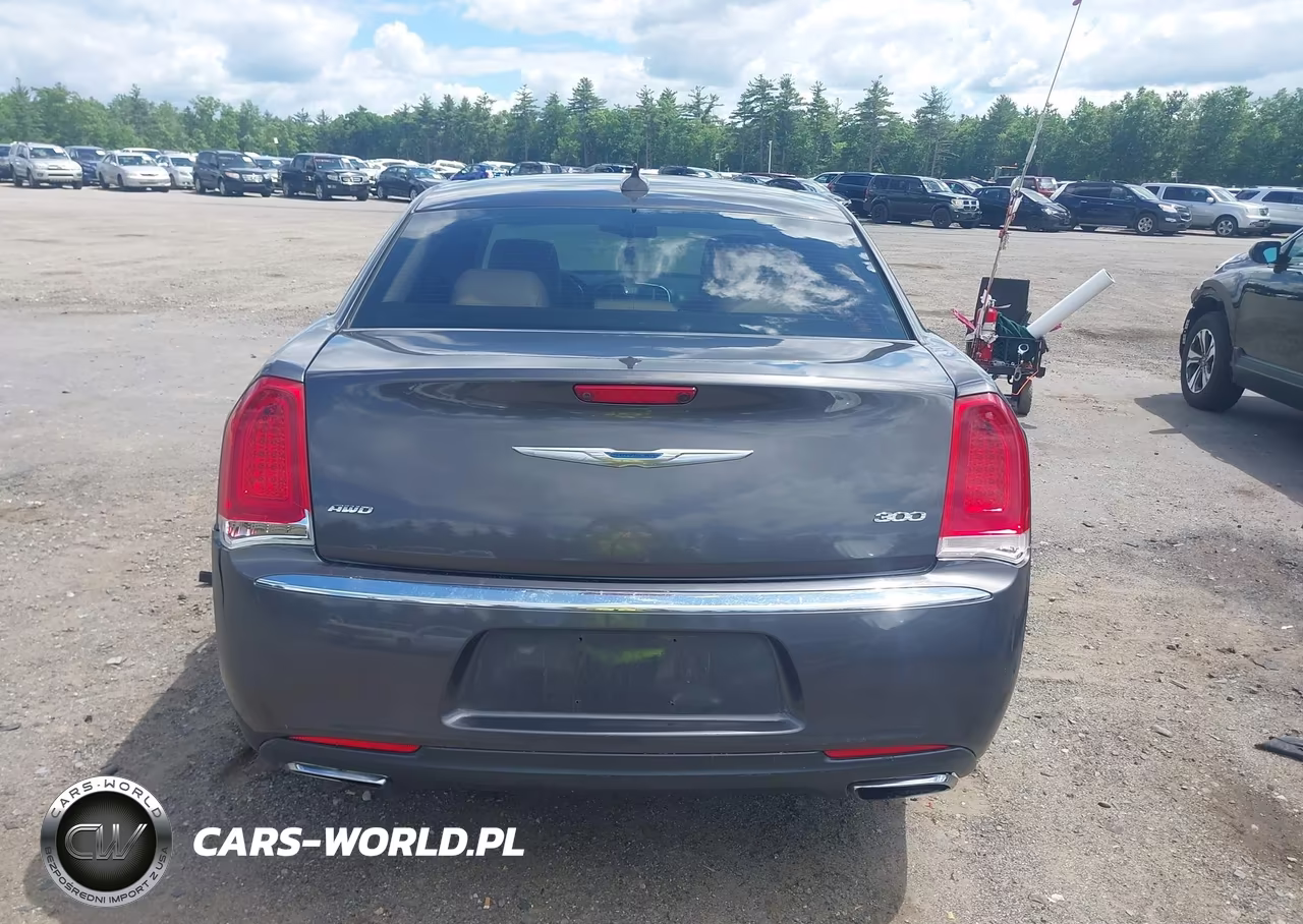 2018 Chrysler 300 Limited Awd VIN:2C3CCAKG3JH144356 - 17